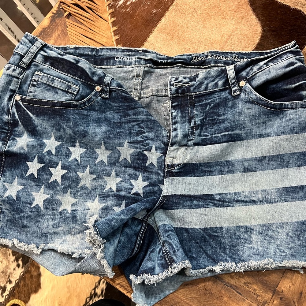Cowgirl Tuff Patriotic shorts